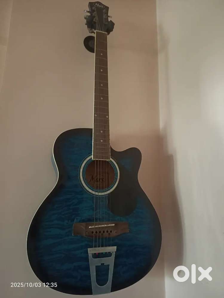 Guitar acoustic