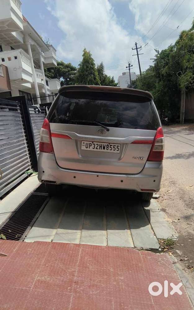 Urjent sale innova model 2017