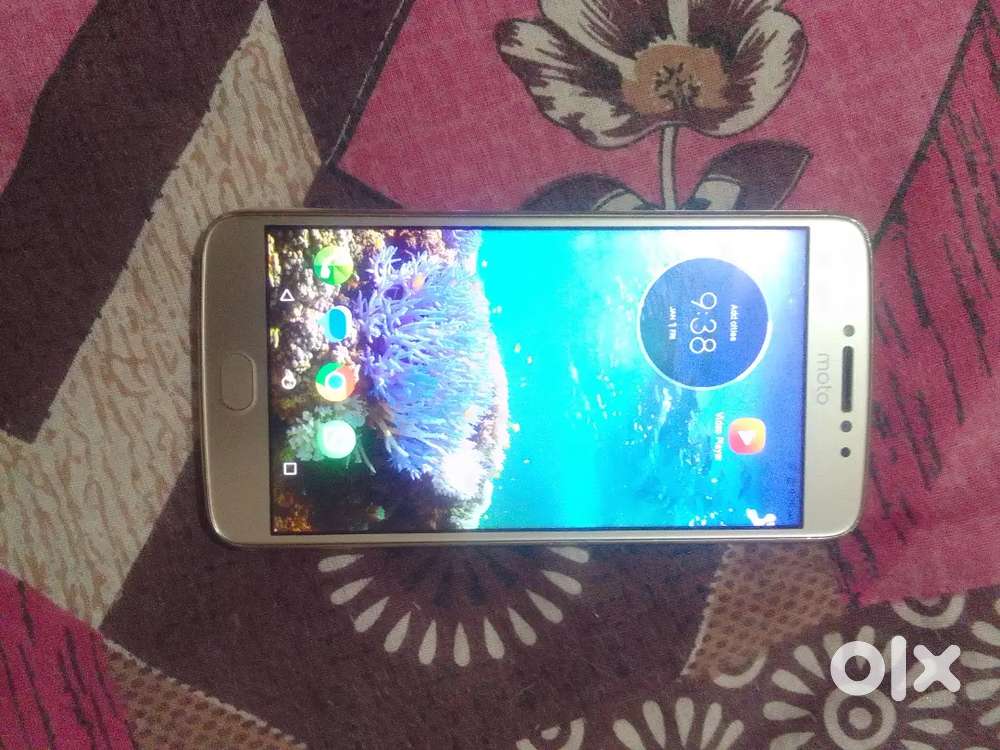 Moto e4 plus