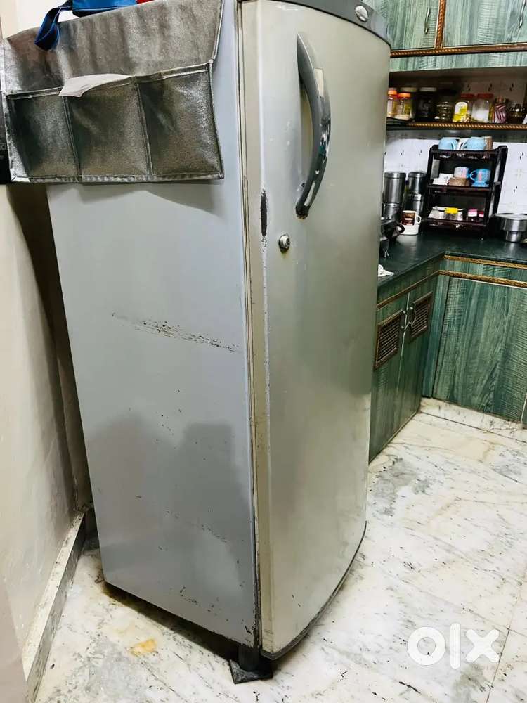 Whirlpool refrigerator 300 litre