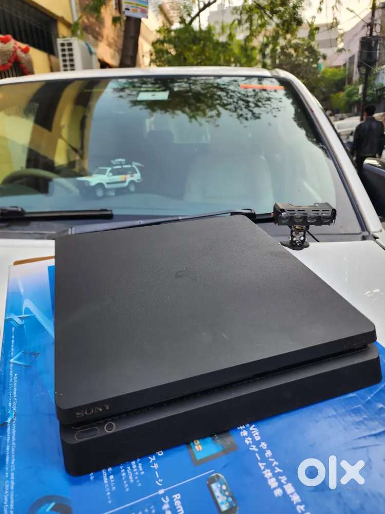 Play station 4 slim