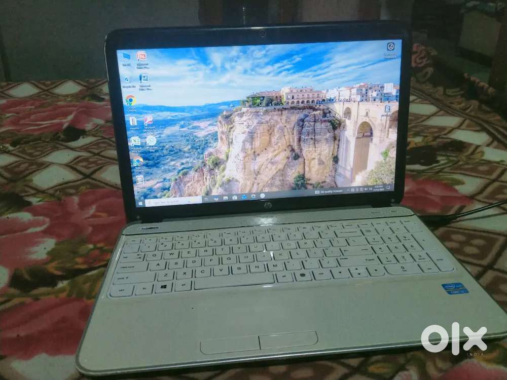 Laptop HP Core i3 6gb 256 SSD