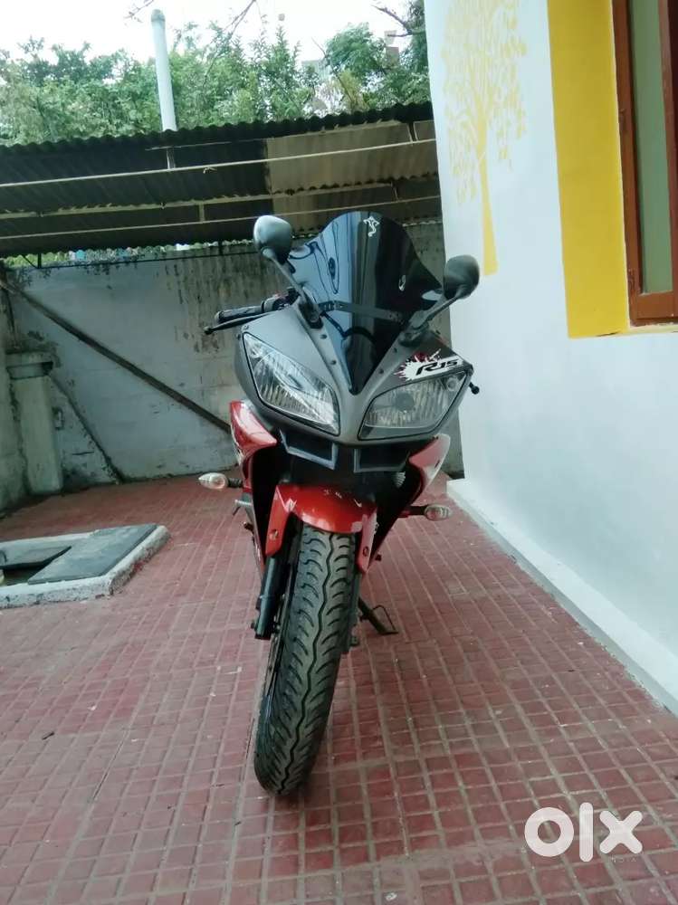 Yamaha R15 V2