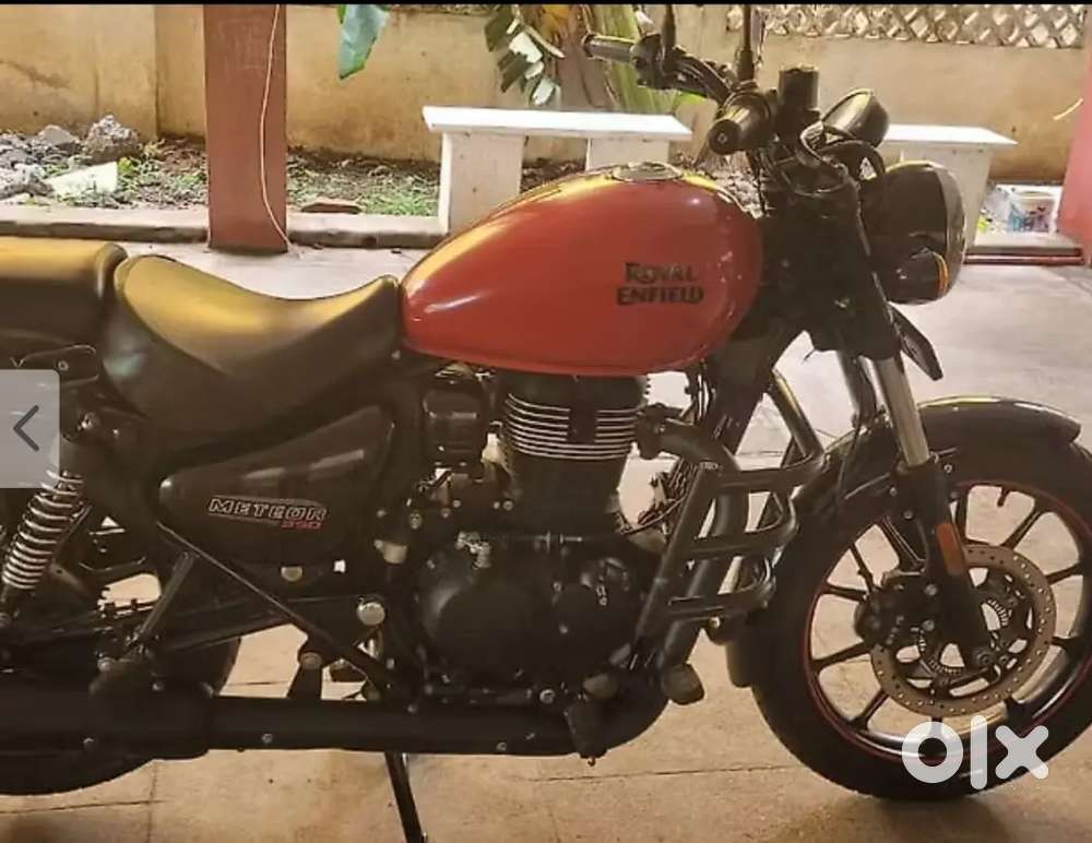 Meteor 350 Fireball Red 2023 edition single used 10000km driven