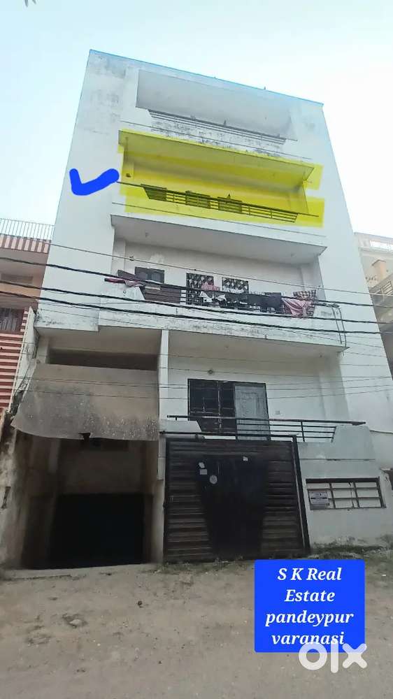 पान्डेयपुर चौराहा से 200 मीटर