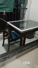 Dining table 4 kursi ke sath