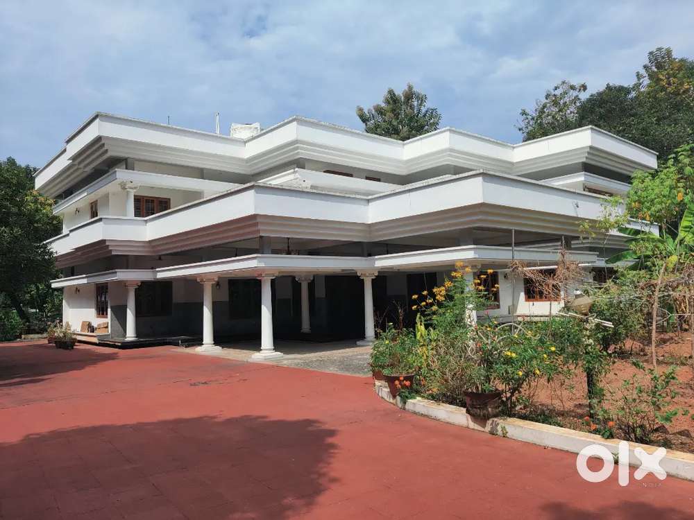 Kakkanad 1acer 7000sqft luxury house for sale