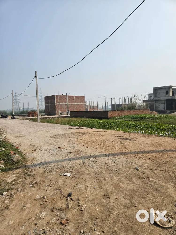 Ratan orbit ke pichhe plot le Gupta society se lage hui site 63 gaj