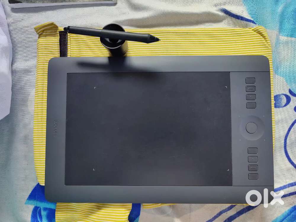 TWO LENOVO LAPTOP  AND LAPTOP CHARGER