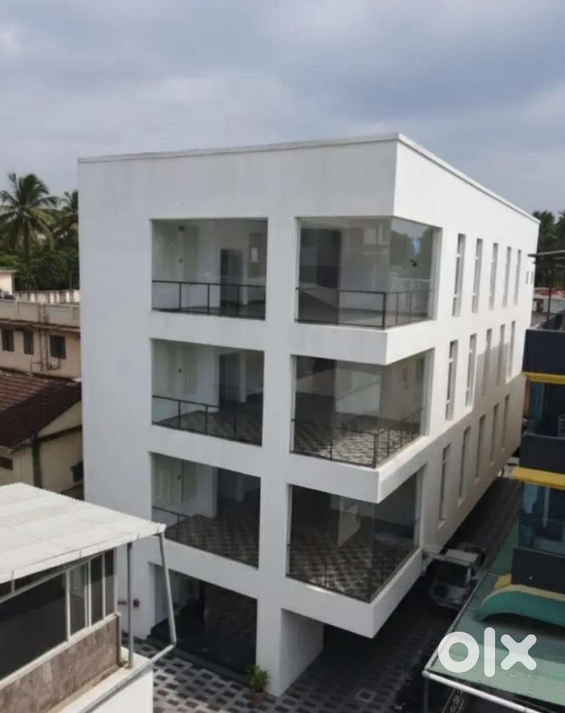 6500 sqrft independent building for rent
