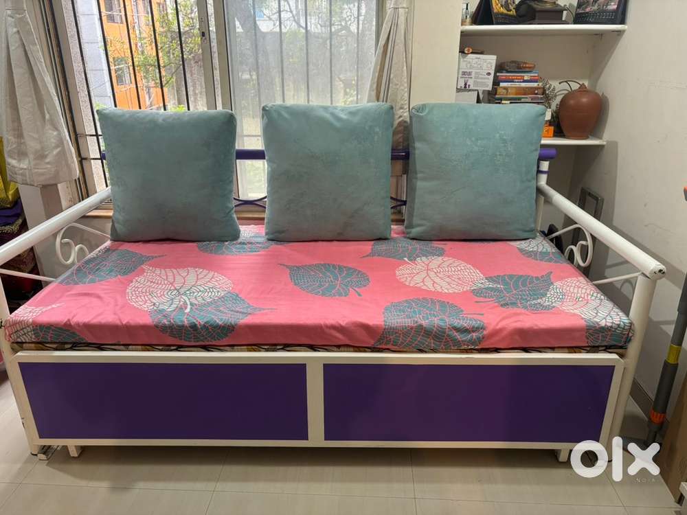 Queen size Sofa cum bed witb storage