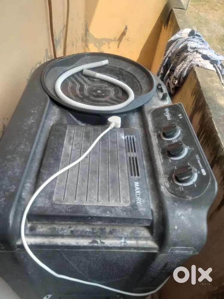 7.5 kg Whirlpool semi automatic washing machine