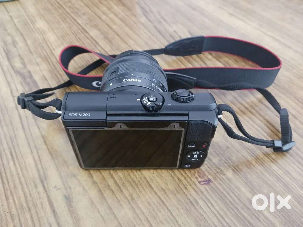 CANON EOS M200 CAMERA FOR SALE URGENT!!