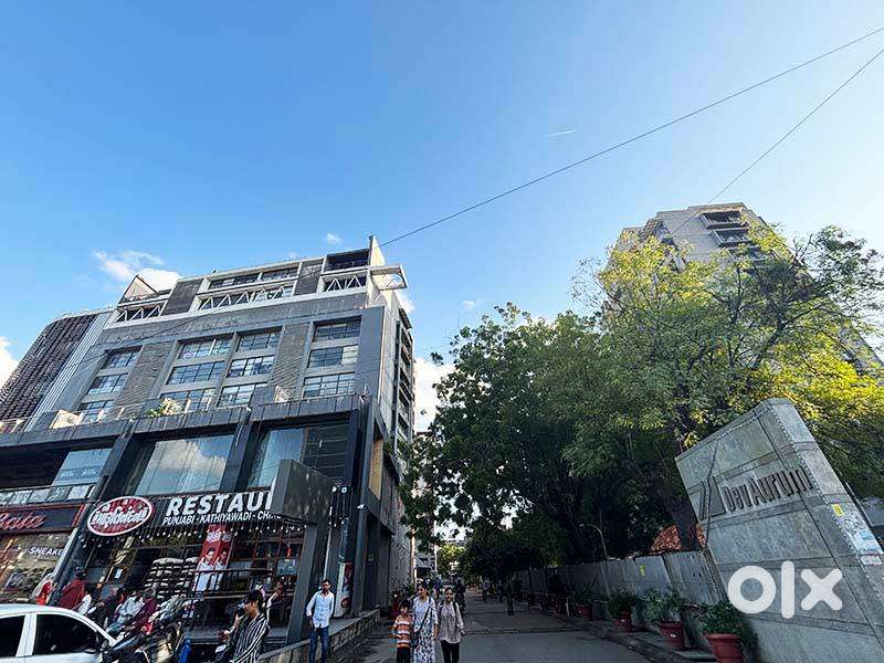 Dev Auram Office for sell in Anand Nagar Satelite