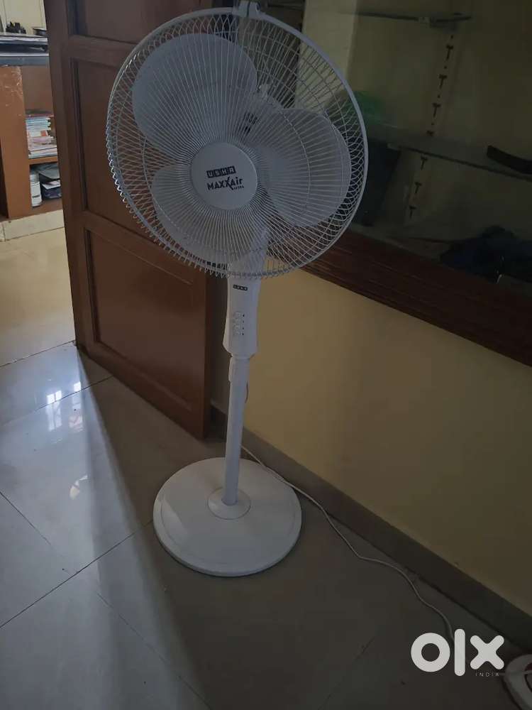 Selling Usha pedestal fan