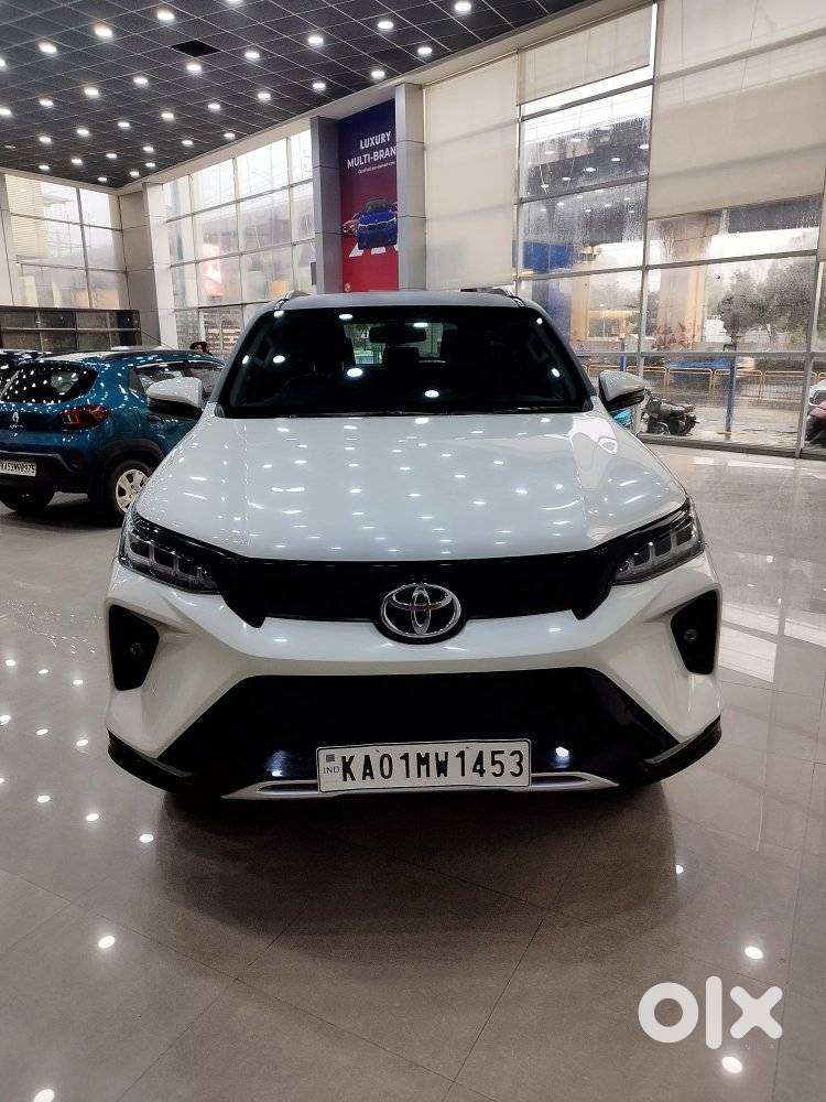 Toyota Fortuner Legender 4X2 AT 2.8, 2021, Diesel