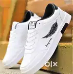Feather printed shoes