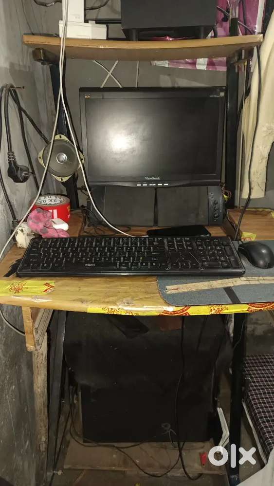 Monitor with CPU and keyboard and mouse with speaker and Bass