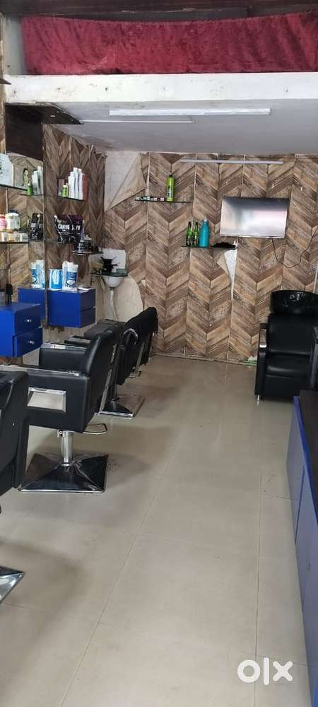Salon set up urgent sale