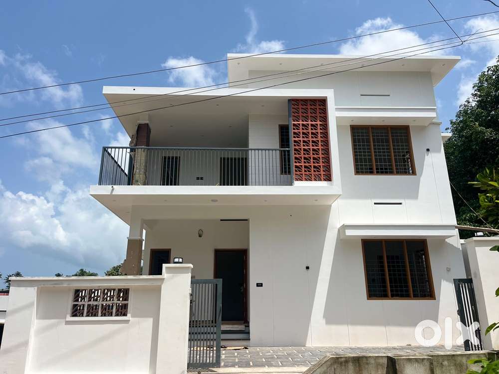 New 1880sqft 4bhk attached House Njandoorkonam