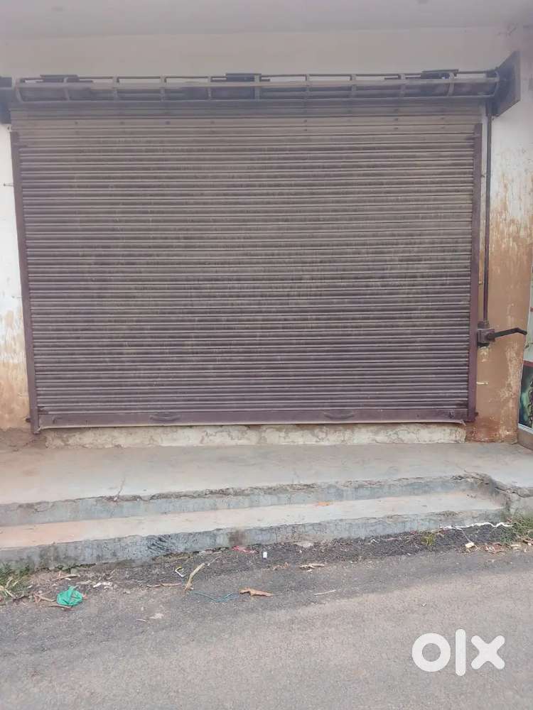 Shop for rent at bathindi near Mecca masjid jammu 9000 rent