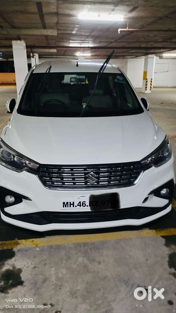 FULLY LOADED WITH FEATURES,HEAVY SOUND SYSTEM