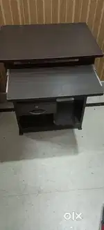 Computer table
