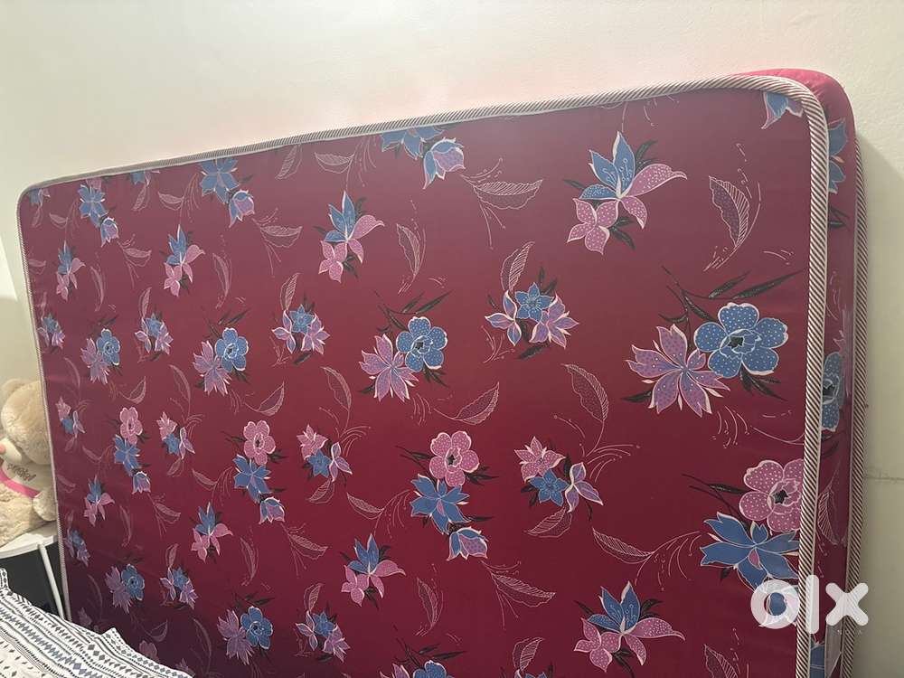 Duroflex queen size bed