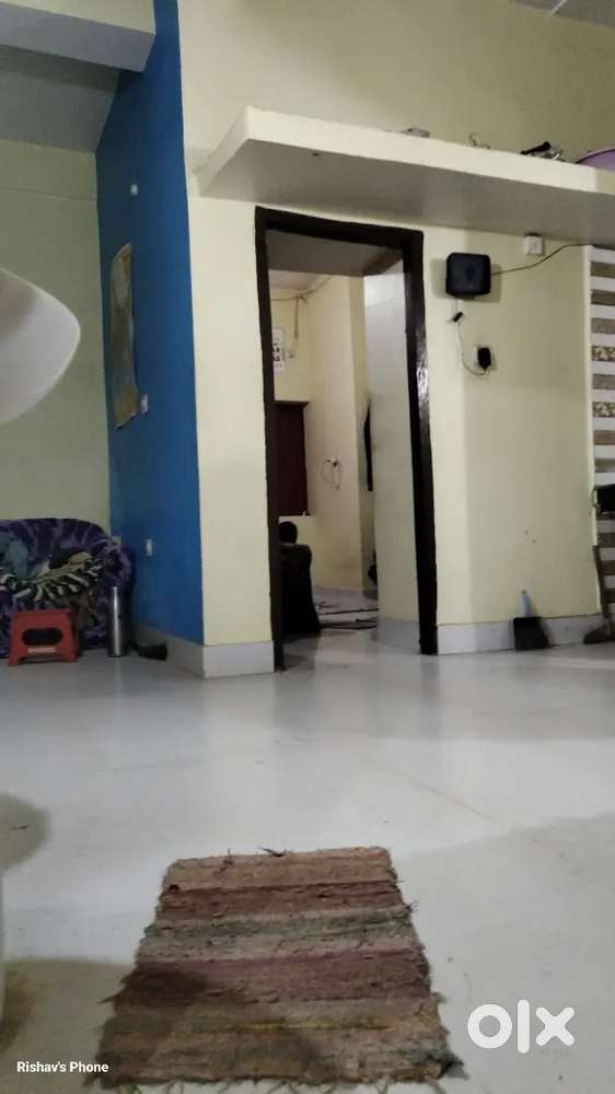 Need roommates age limit is 17 to 18