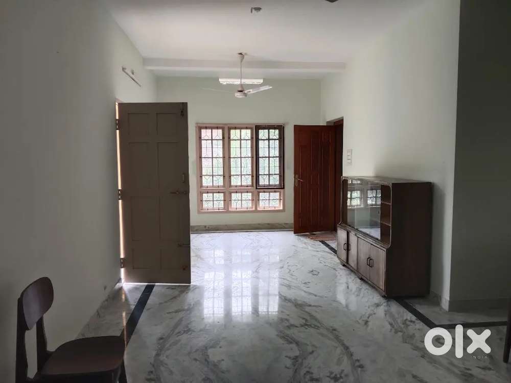 2 bhk builder floor house for rent at kadri rent 15000