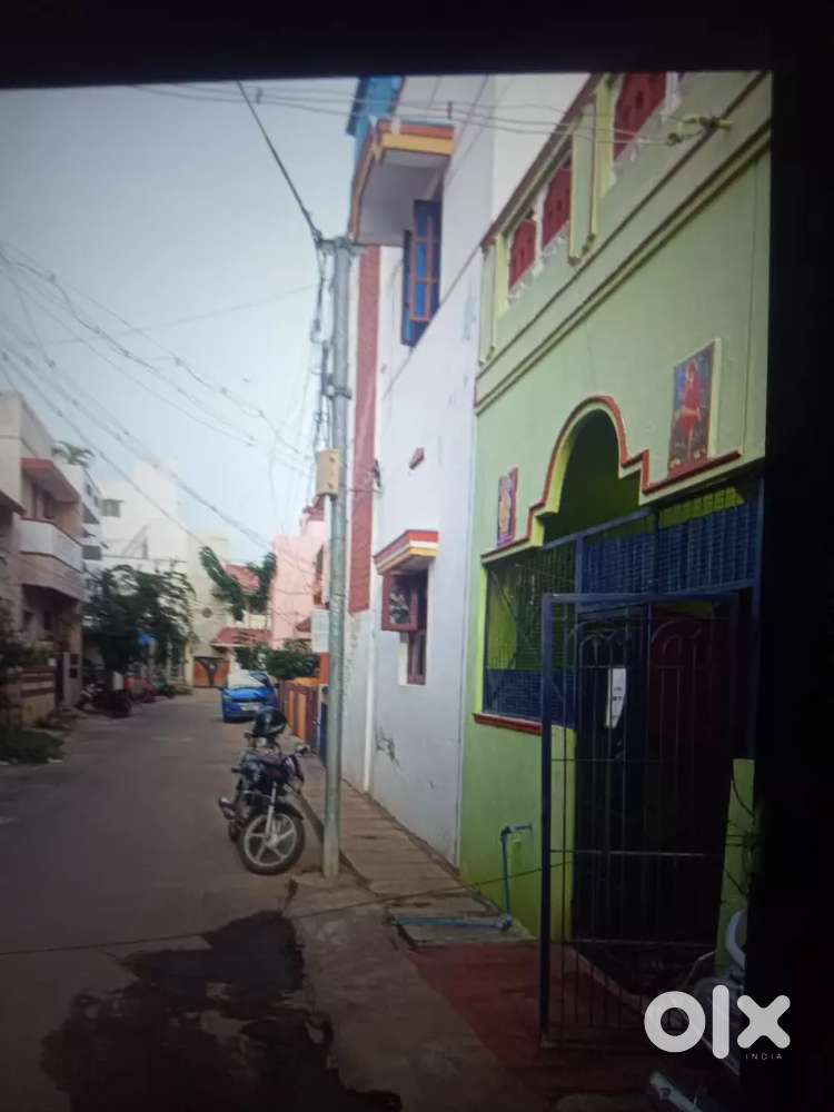 Near dinamalar office