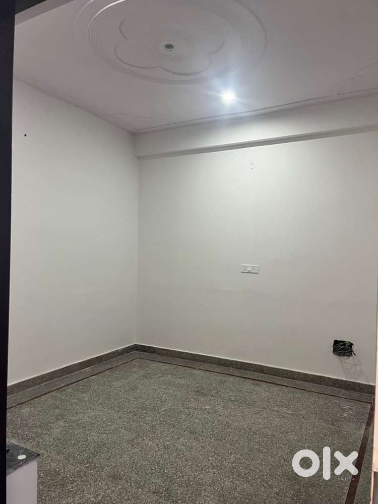 1 room set for Girls’s/bro-sis near mahesh nagar satya vatika kertarpr