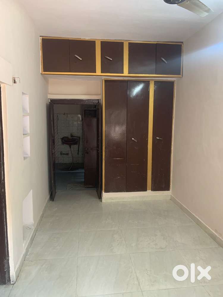 2room set in Malviya Nagar