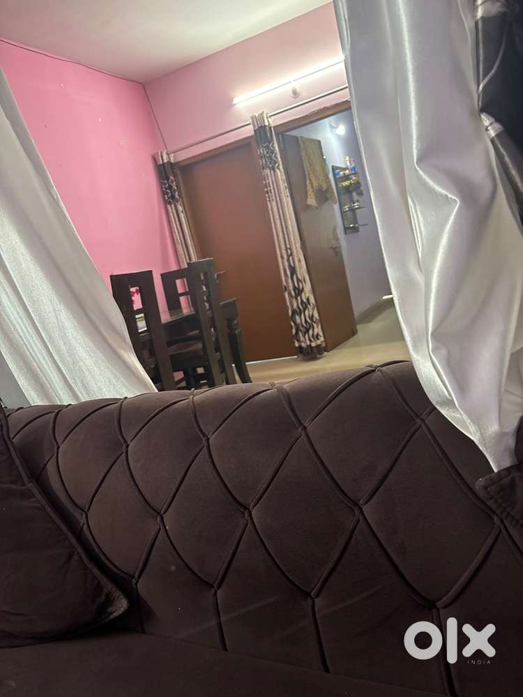 1 room available for bachelor only for girls nd women