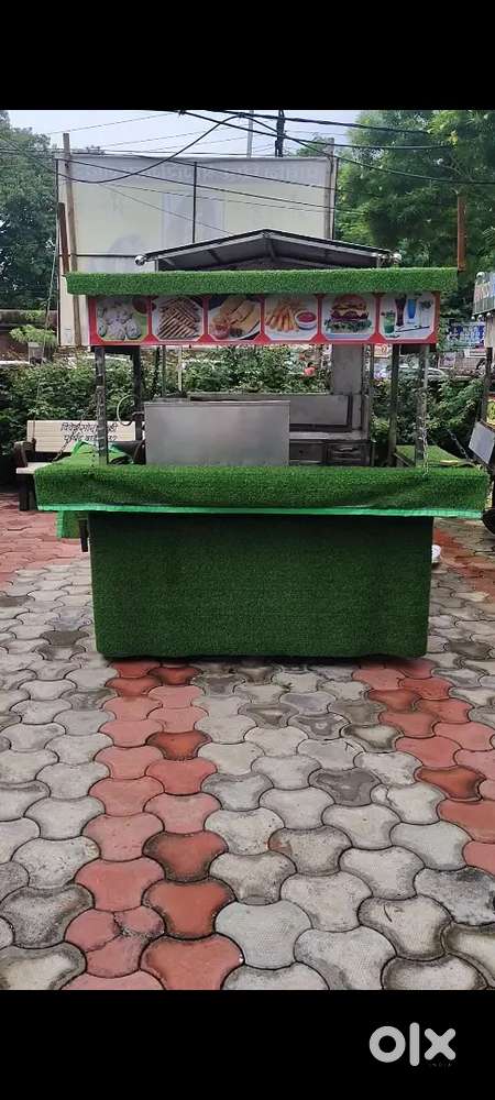 Pizza ke counter pr kam kro