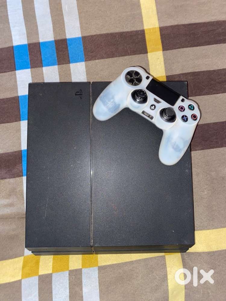 PLAYSTATION 4 (1TB STANDARD)