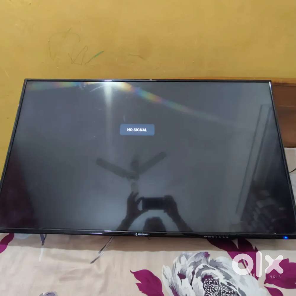 Reconnect  (43 inch)  Smart LED TV