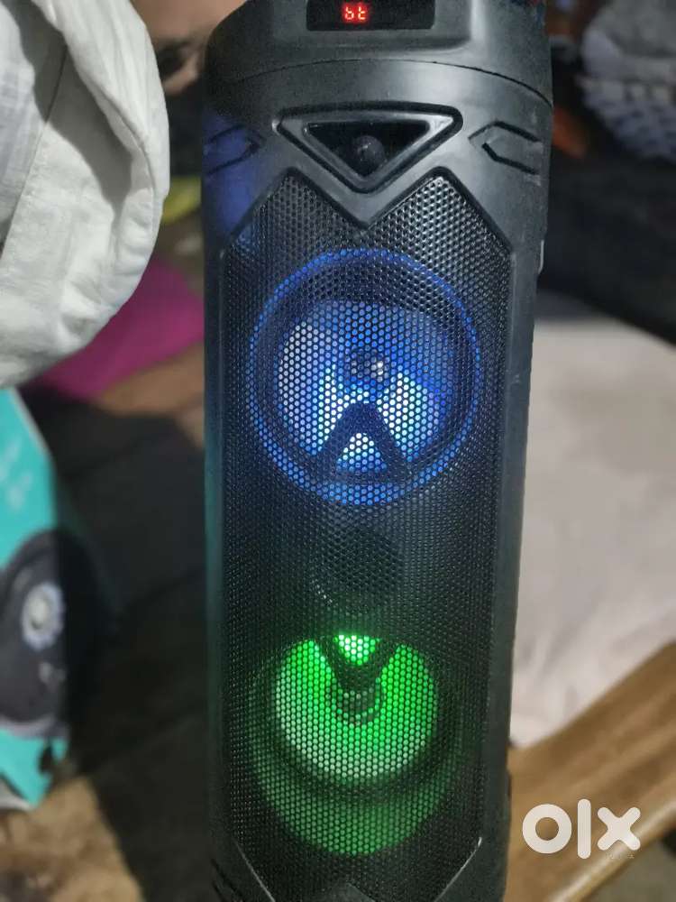 Speaker with rgb light's