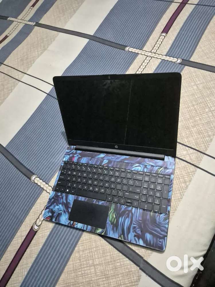 Hp laptop 15s 11th genration 2 years old hai New condition laptop hai