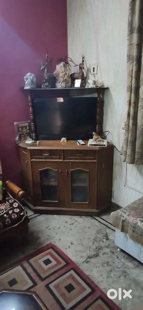Sofa set with center table and Corner TV trolley