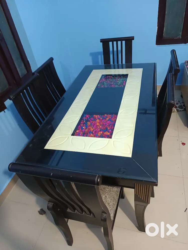 6 Seater Premium Dining Table
