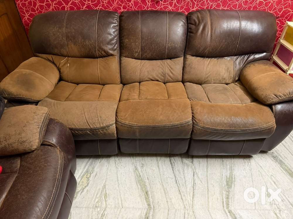 Atlanta 4 seater royaloak 3+1 recliner with center table