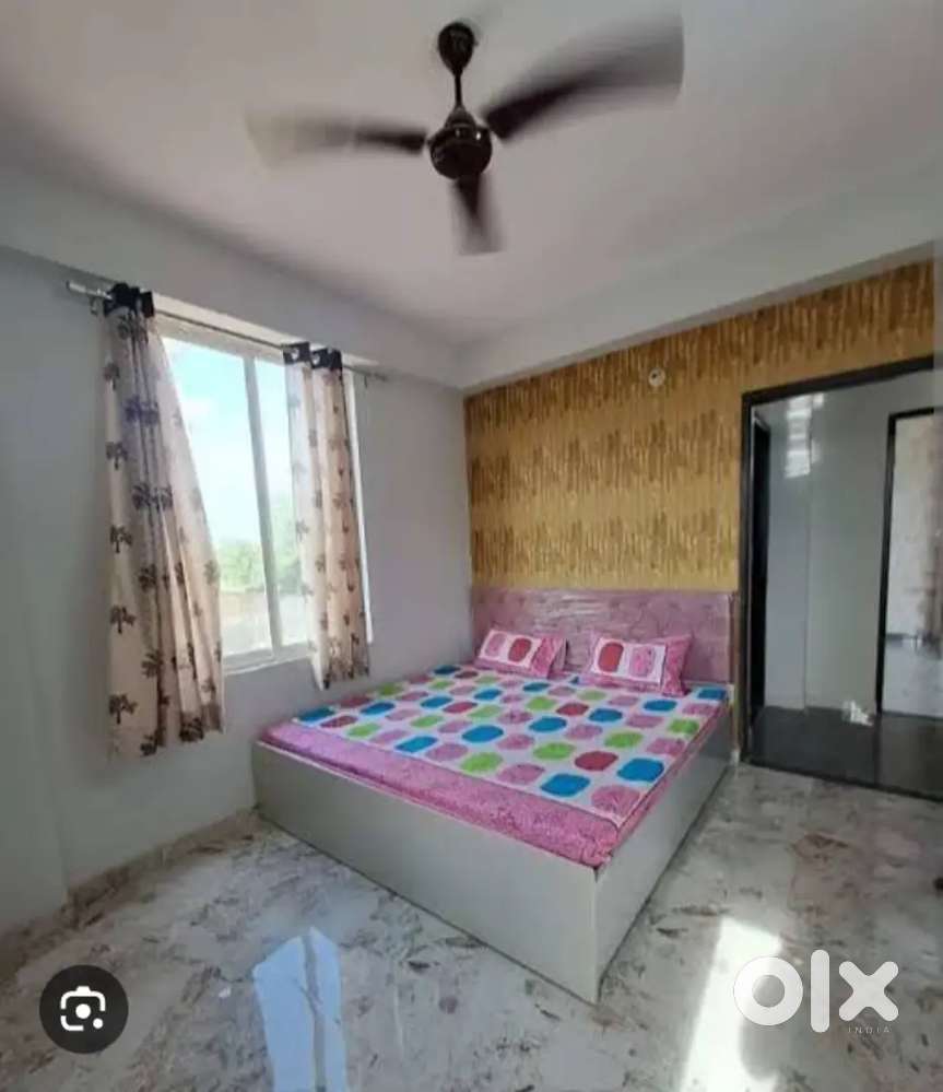 2bhk flat on rent road touch akash petrol pumo