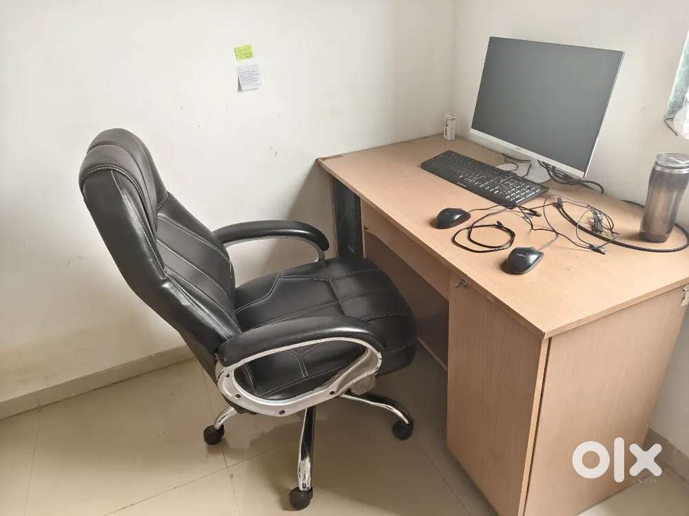 *Price dropped* Table and Boss Chair