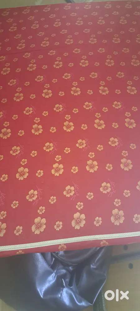 Bed mattress  for queen bed