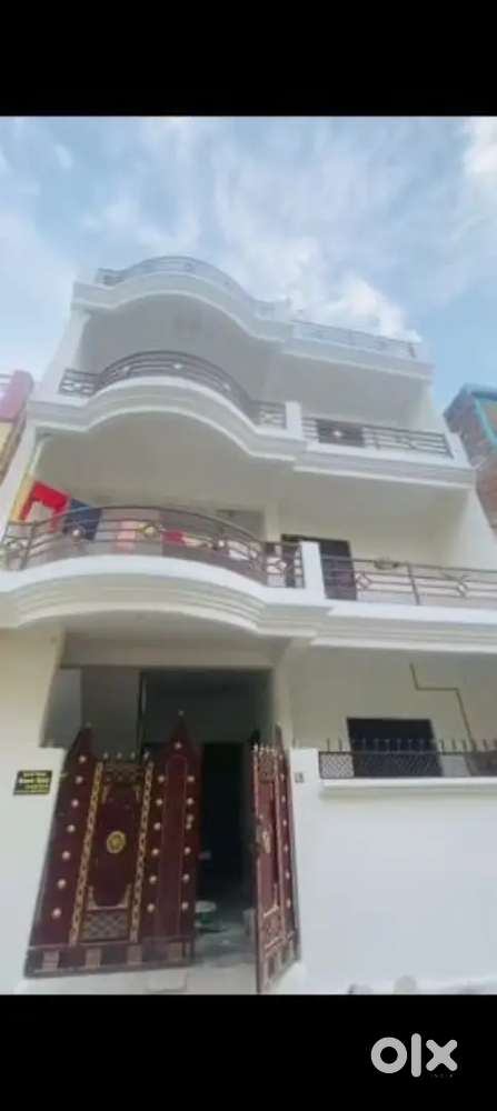 E-B 106 ADA COLONY NEAR KHALSA ICE CREEM CORNER..VERY GOOD LOCATION