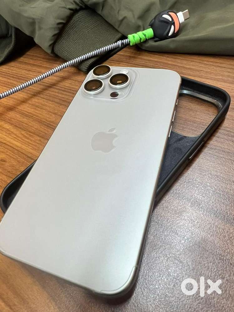 iPhone 16 Pro Max with apple care+