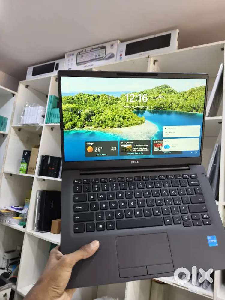 Like-New Laptop Dell Laptop 7400 i5-8th Gen 8GB RAM 256GB SSD Free Bag