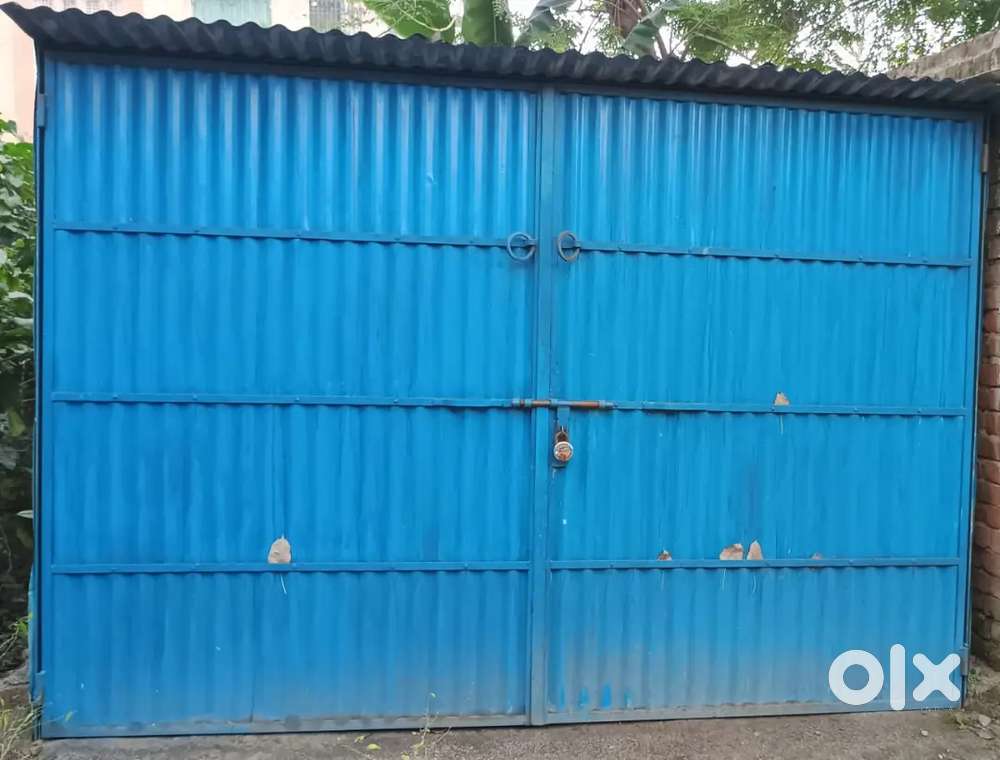 Garage with steel sheets