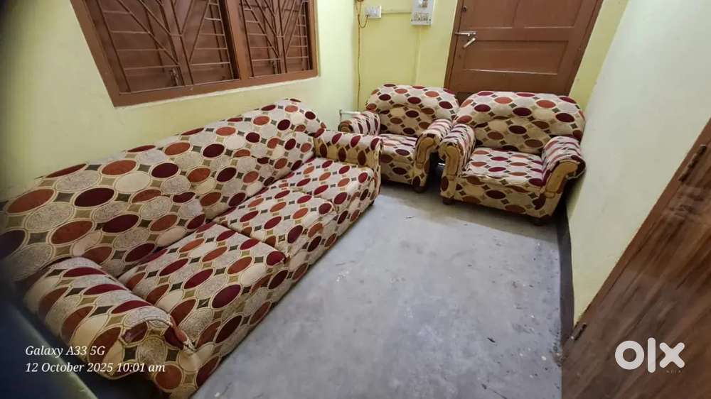 5 Seater Wooden Base Used Sofa Set with Cover - with Fixable Defects